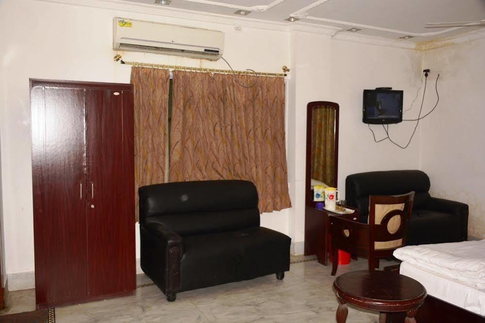 Hotel Thai International Bodh-Gajá Kültér fotó