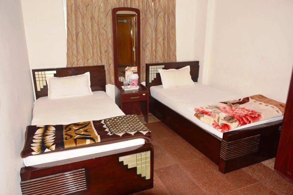 Hotel Thai International Bodh-Gajá Kültér fotó